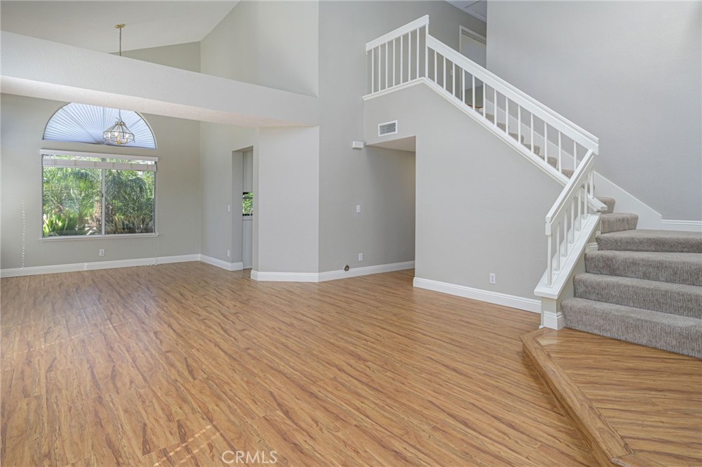 1775 N AZURE Street