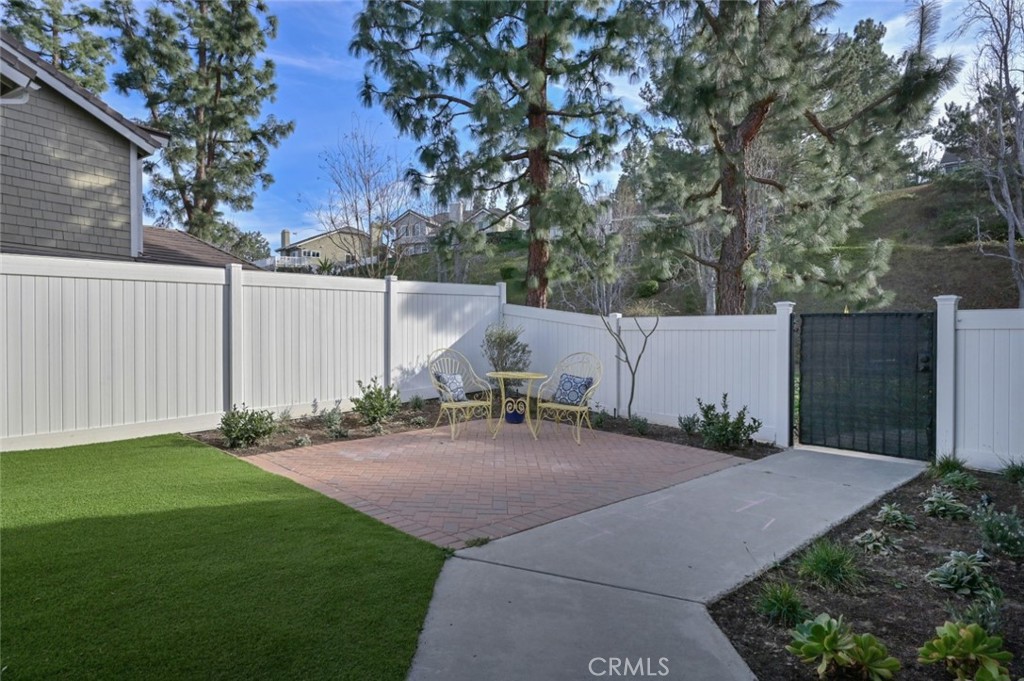 5867 E MOUNTAIN LOOP Trail 11