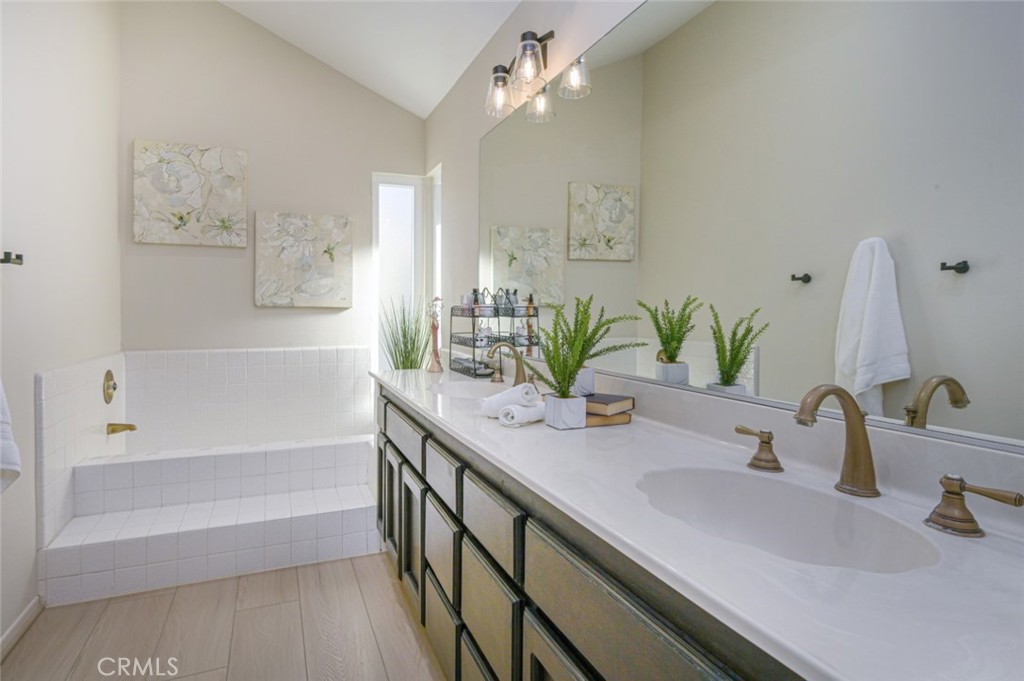 5867 E MOUNTAIN LOOP Trail 11