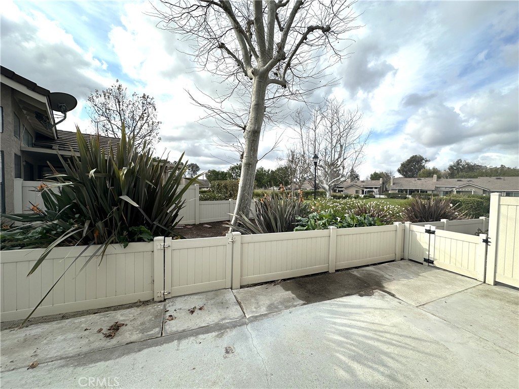 21390 Via Del Vaquero