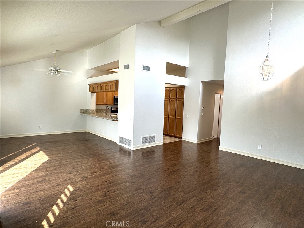 21390 Via Del Vaquero