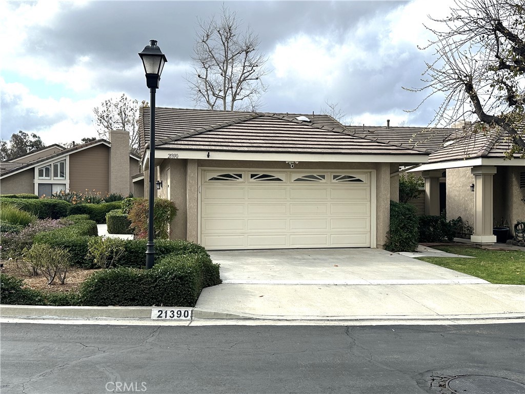 21390 Via Del Vaquero