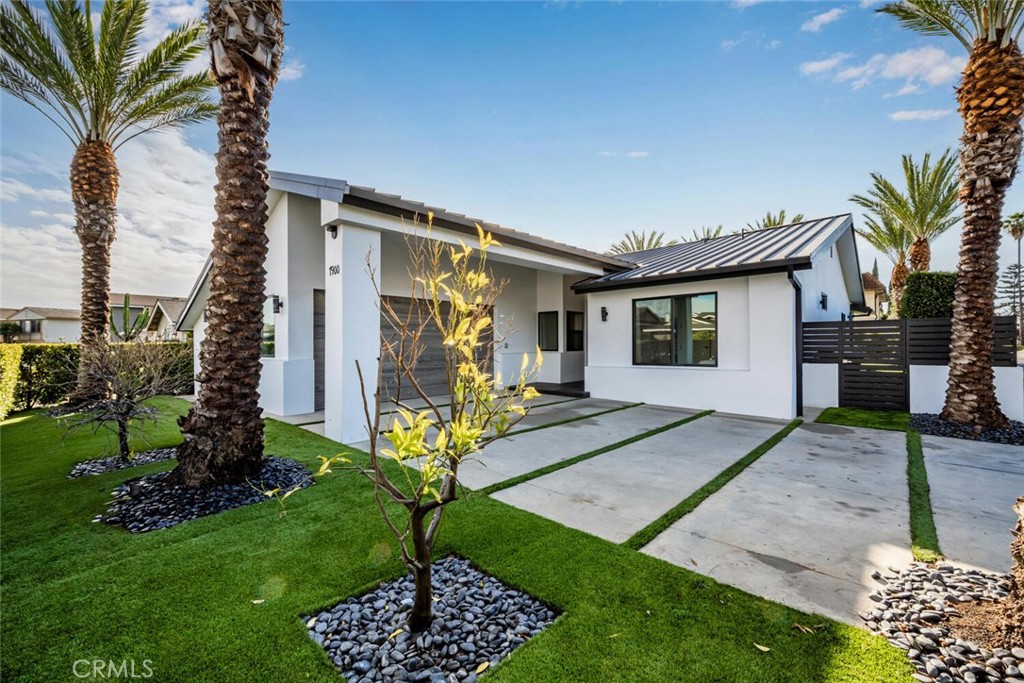 7900 E Cramer Street