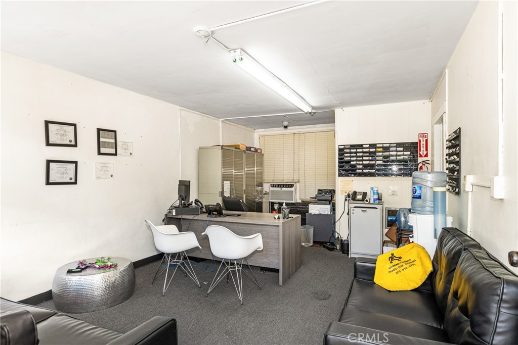 1106 W Santa Ana Boulevard