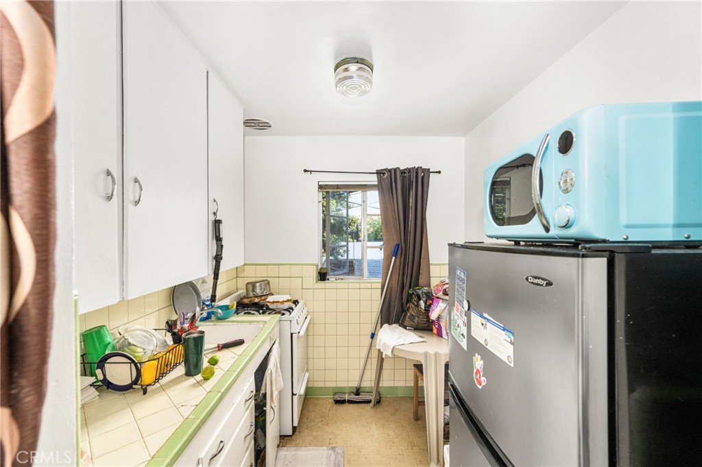 1106 W Santa Ana Boulevard