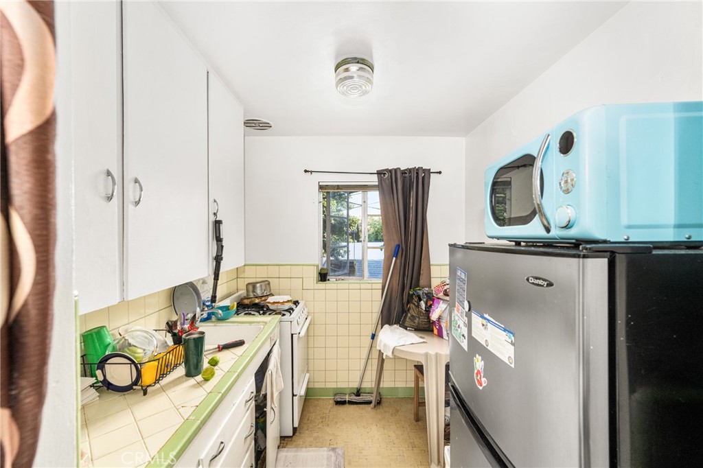 1106 W Santa Ana Boulevard