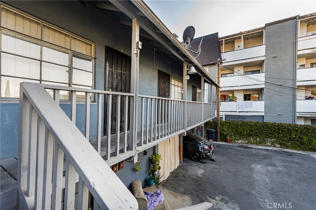 1106 W Santa Ana Boulevard