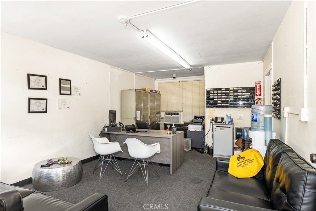 1106 W Santa Ana Boulevard