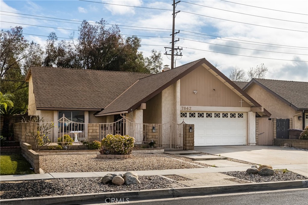 7842 E Woodsboro Avenue