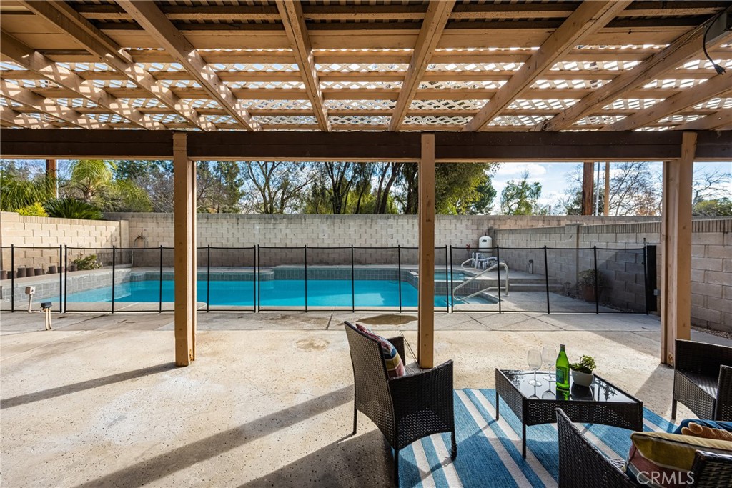 7842 E Woodsboro Avenue