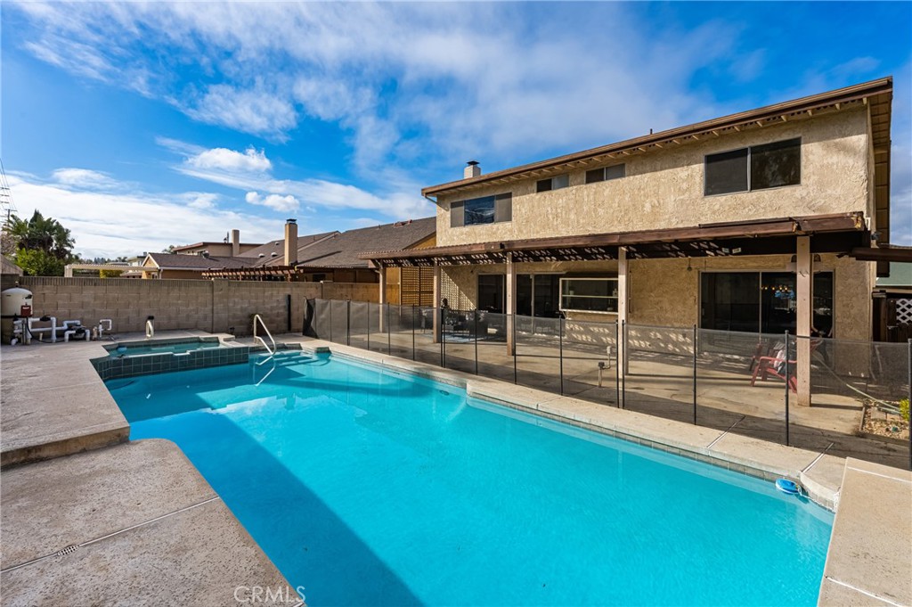 7842 E Woodsboro Avenue