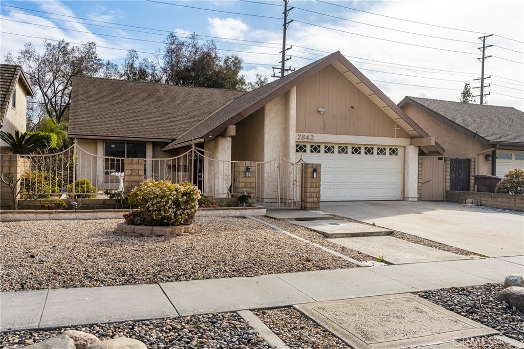 7842 E Woodsboro Avenue