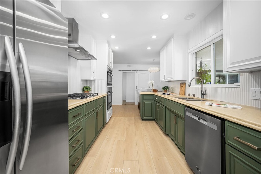3713 Royal Woods Drive
