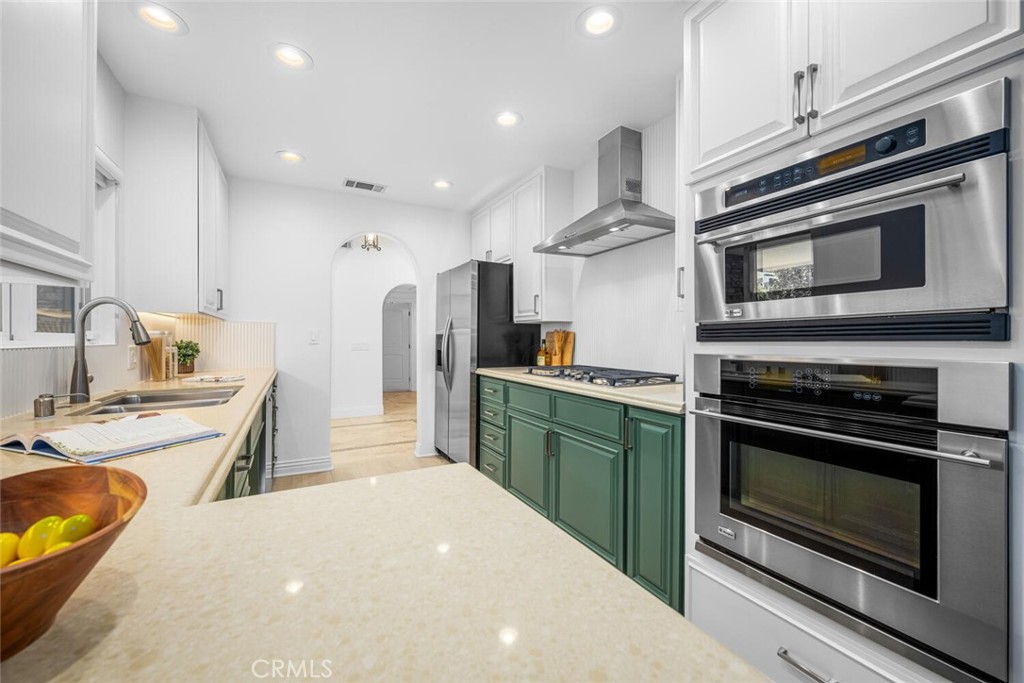 3713 Royal Woods Drive