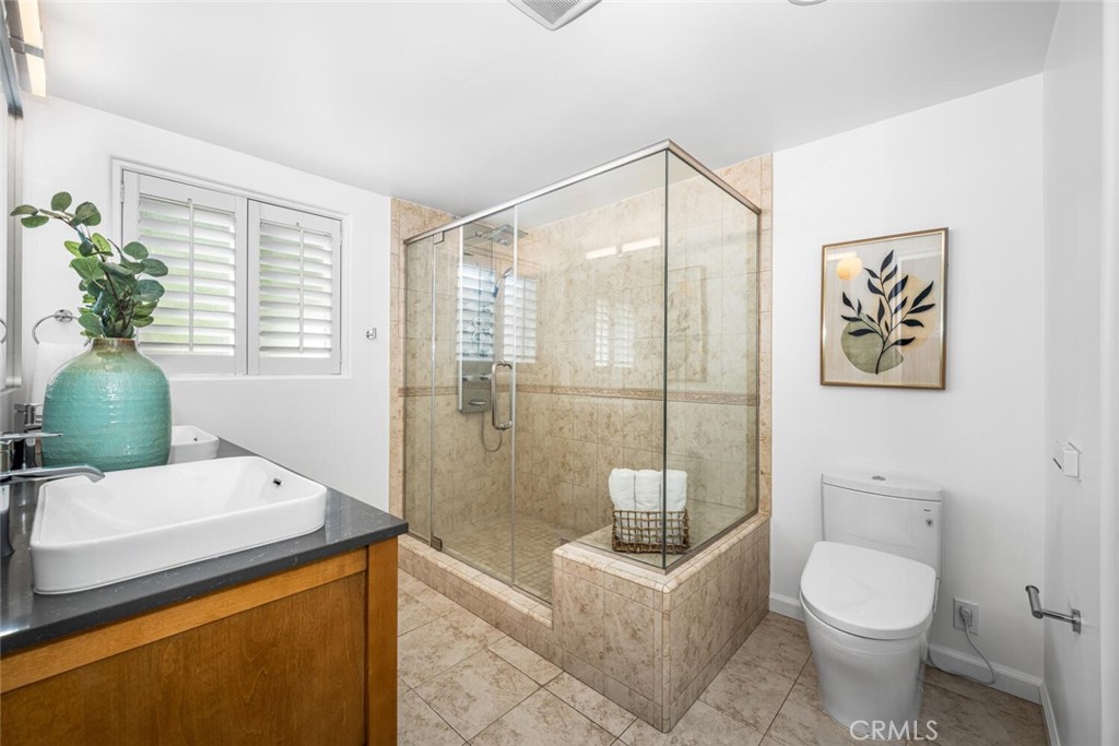 3713 Royal Woods Drive