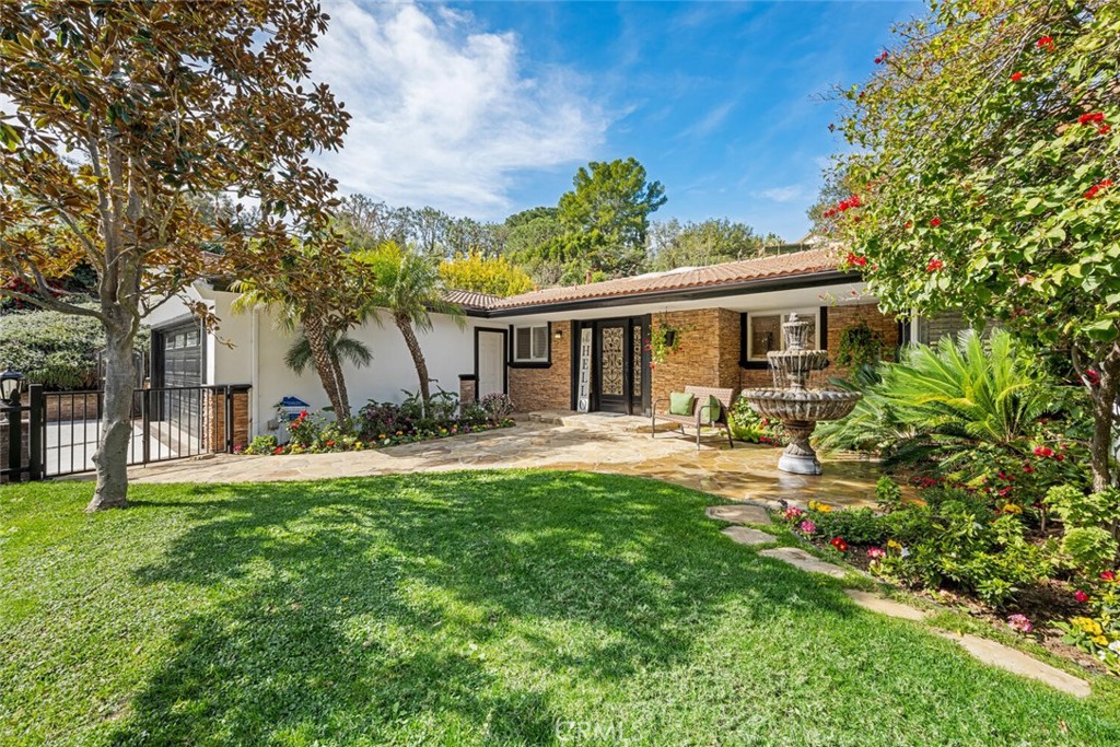 3713 Royal Woods Drive