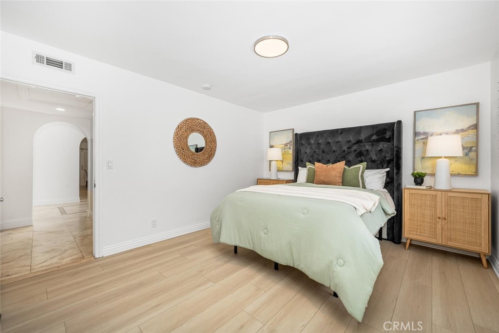 3713 Royal Woods Drive