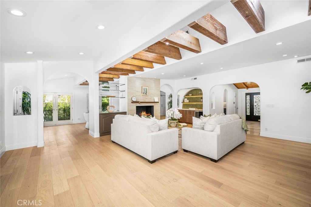 3713 Royal Woods Drive