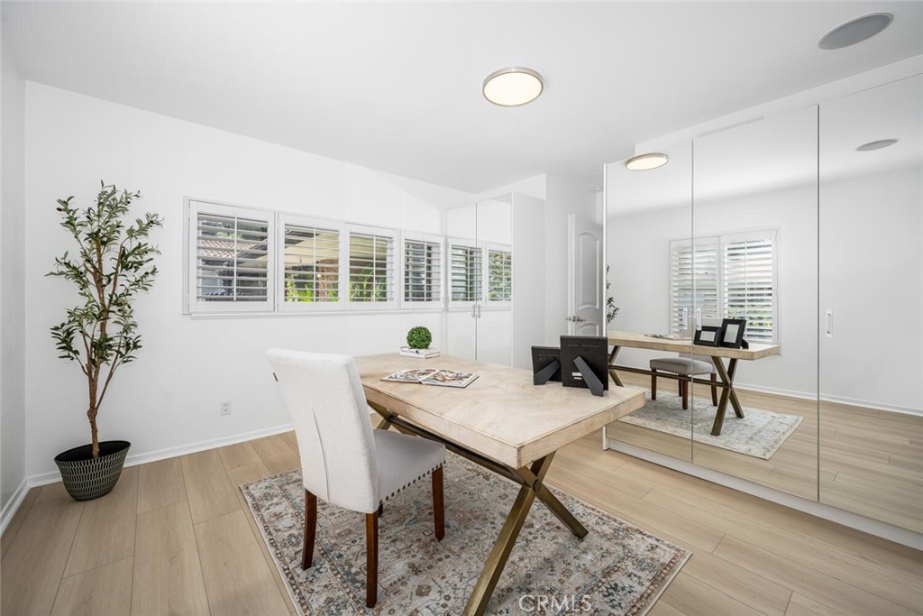 3713 Royal Woods Drive