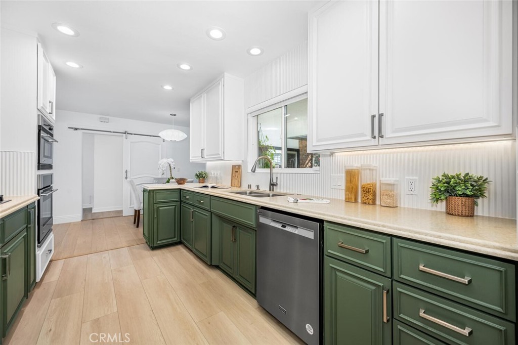 3713 Royal Woods Drive