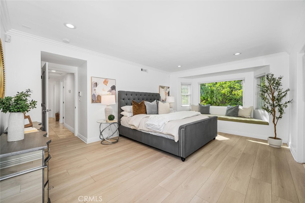 3713 Royal Woods Drive