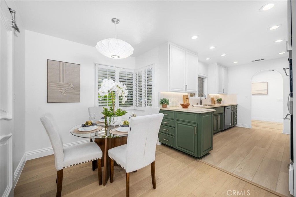 3713 Royal Woods Drive