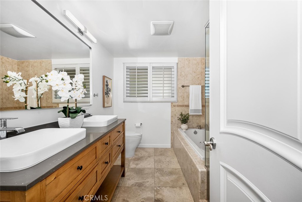 3713 Royal Woods Drive