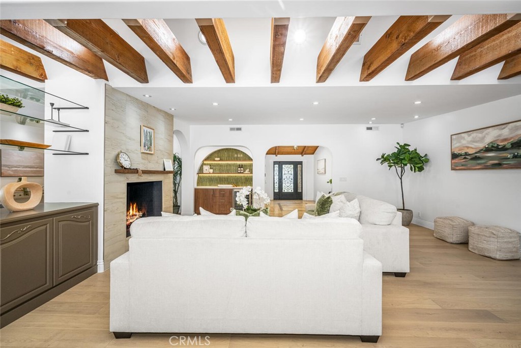 3713 Royal Woods Drive