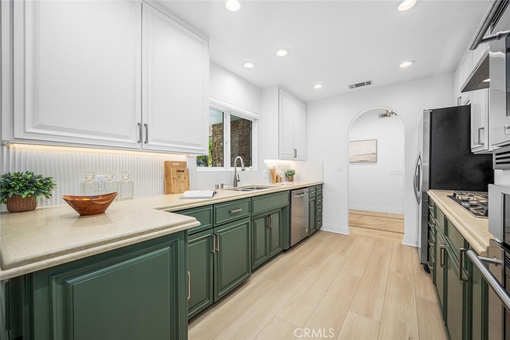 3713 Royal Woods Drive