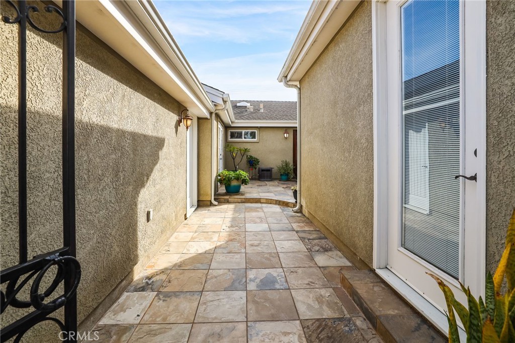 2682 Oak Knoll Drive