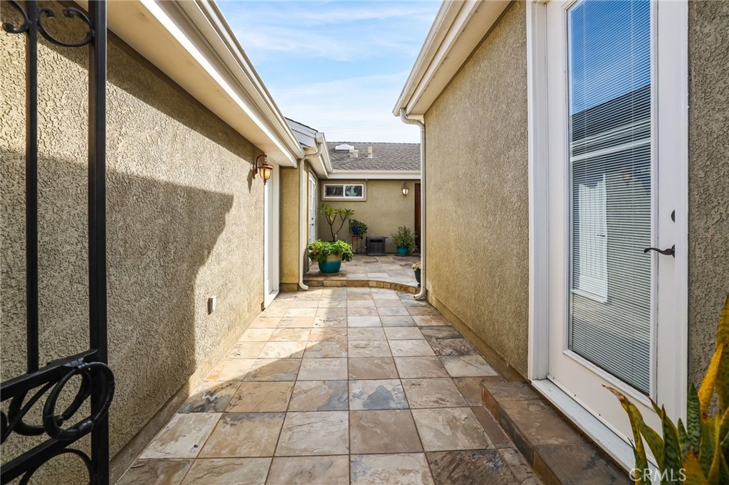 2682 Oak Knoll Drive