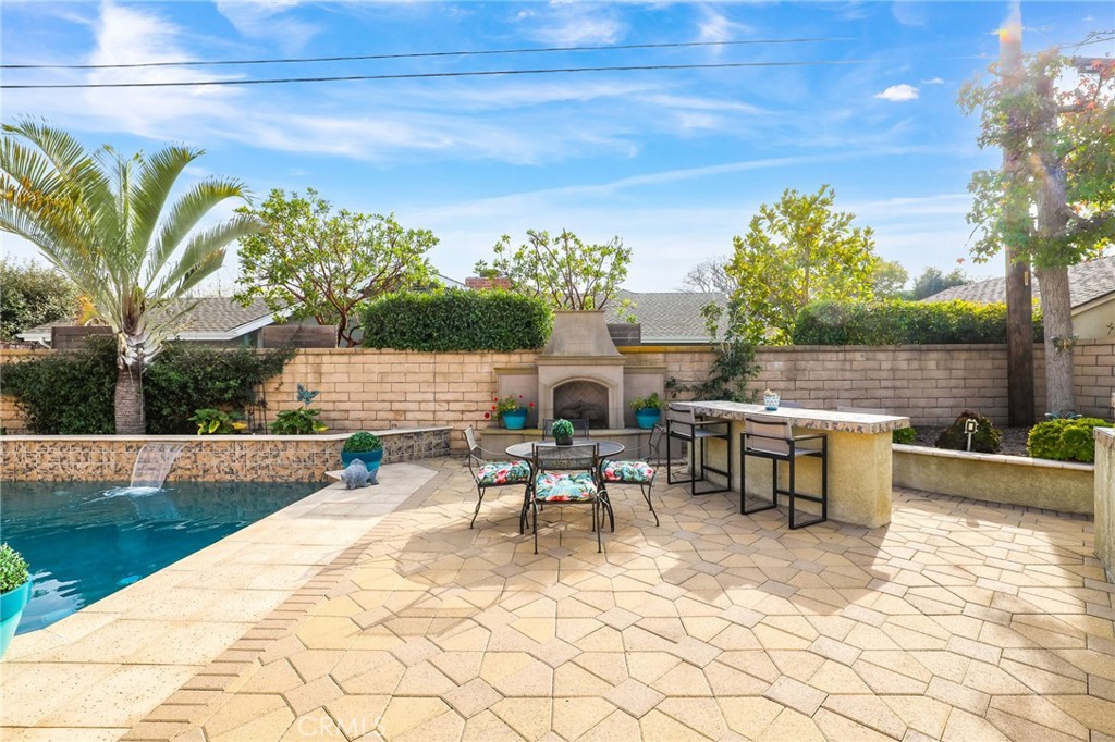 2682 Oak Knoll Drive