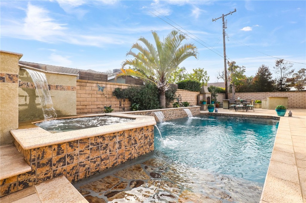 2682 Oak Knoll Drive