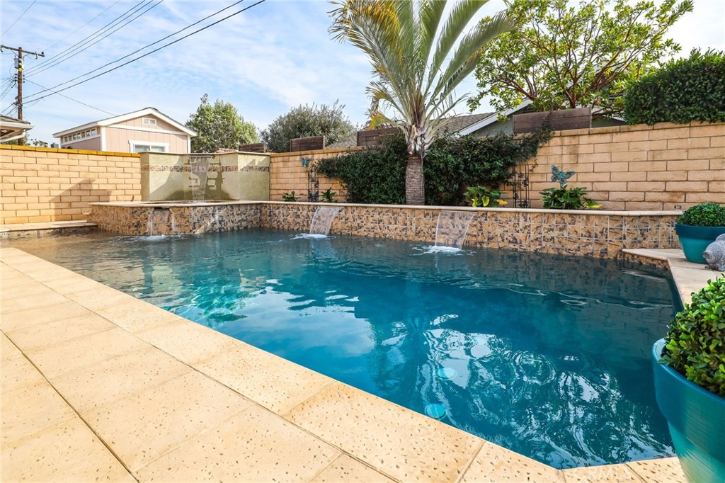 2682 Oak Knoll Drive