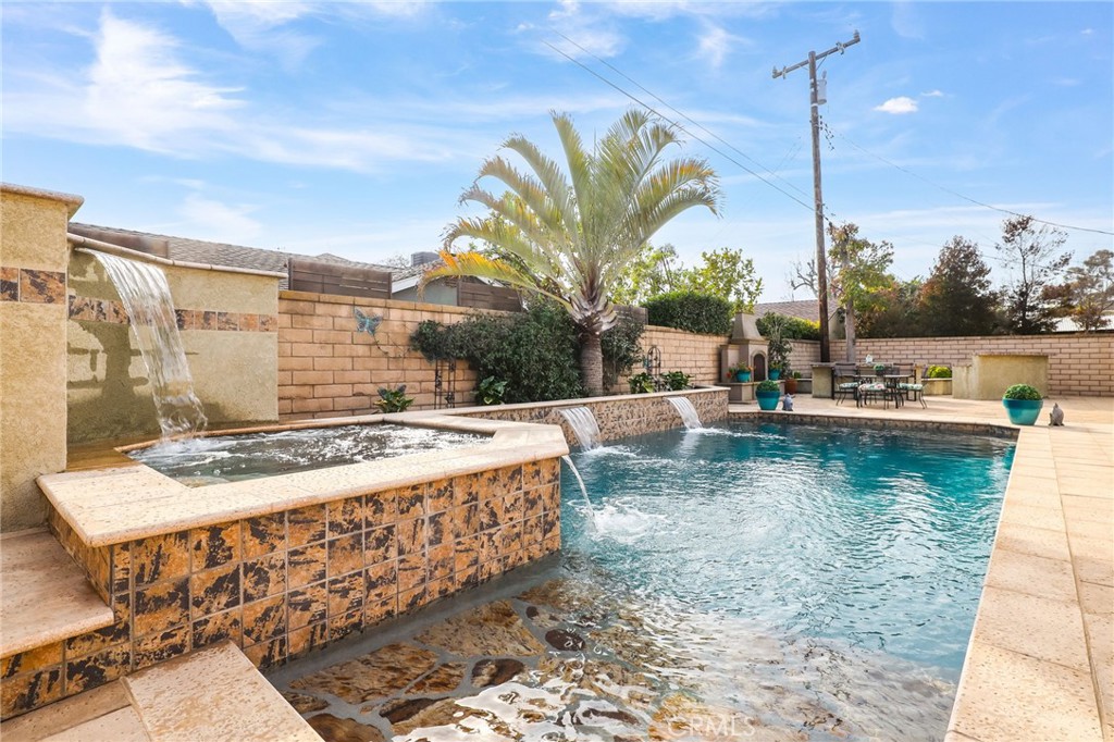 2682 Oak Knoll Drive
