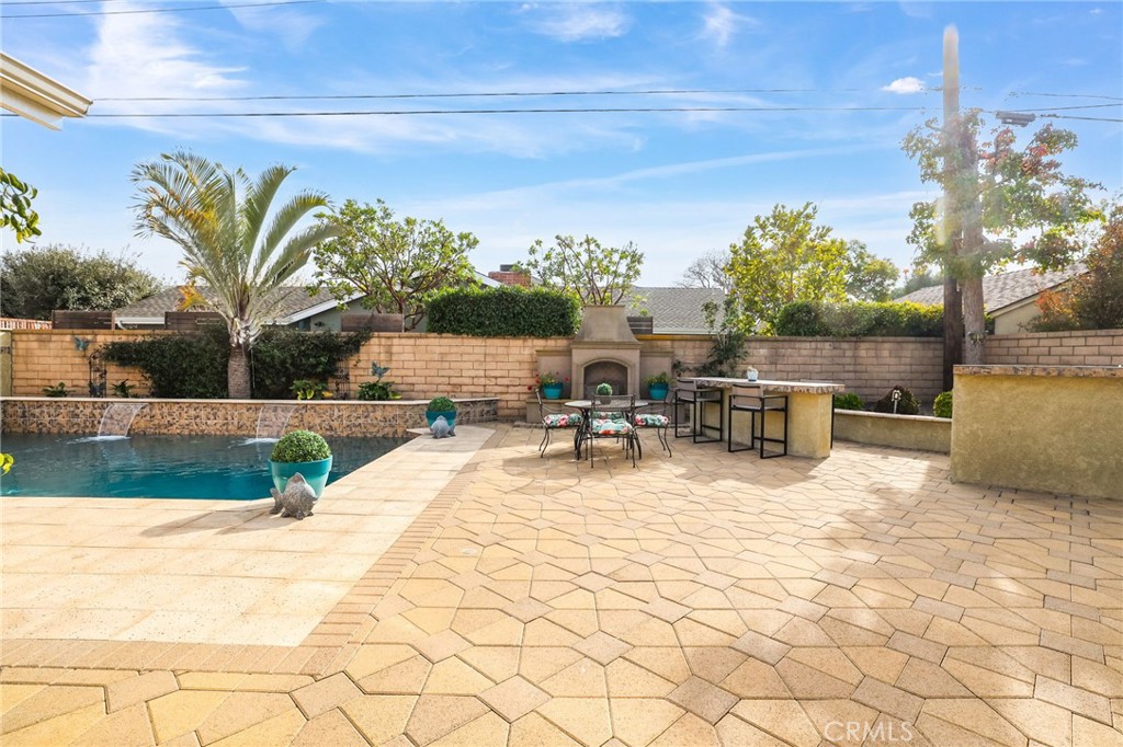 2682 Oak Knoll Drive