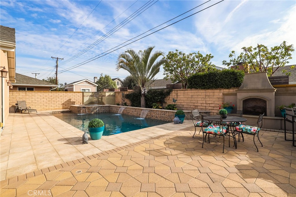 2682 Oak Knoll Drive