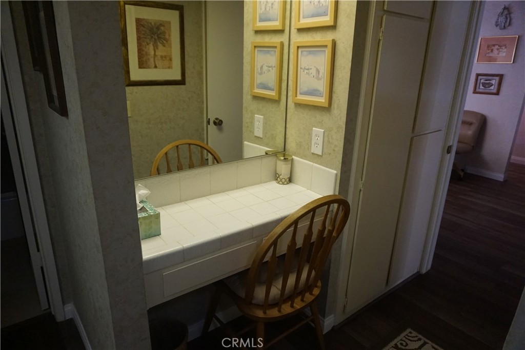 1407 N Sunrise Way 25