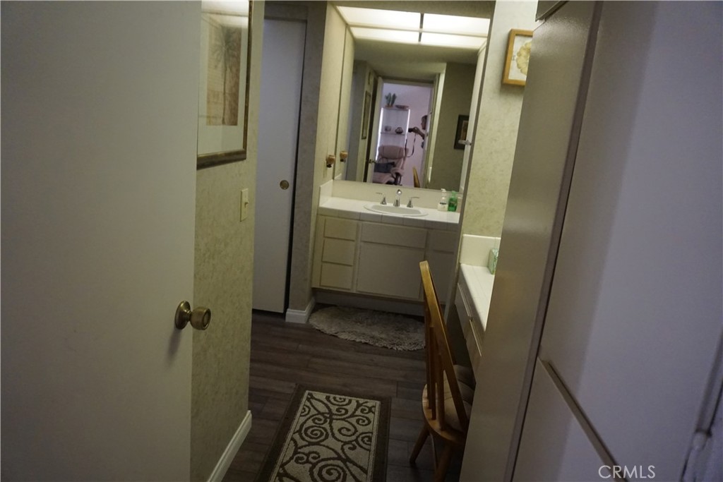 1407 N Sunrise Way 25