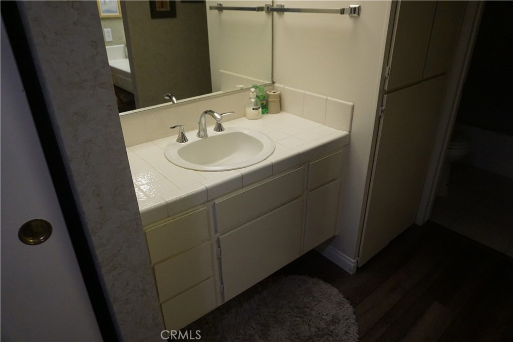 1407 N Sunrise Way 25