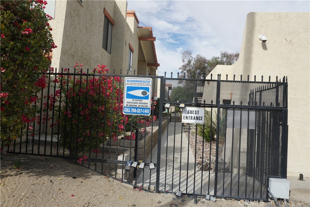 1407 N Sunrise Way 25