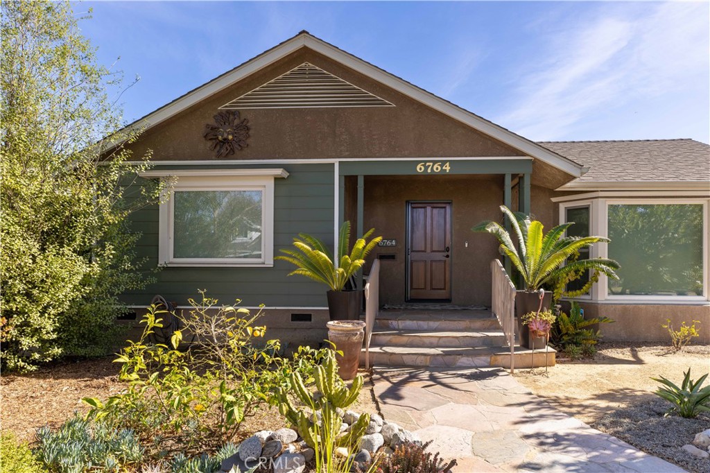 6764 E Parapet Street