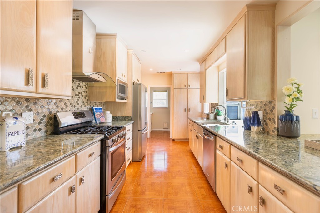 6764 E Parapet Street