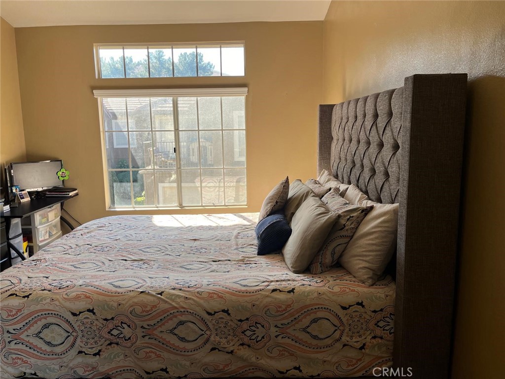 8020 E Goldenrod Lane