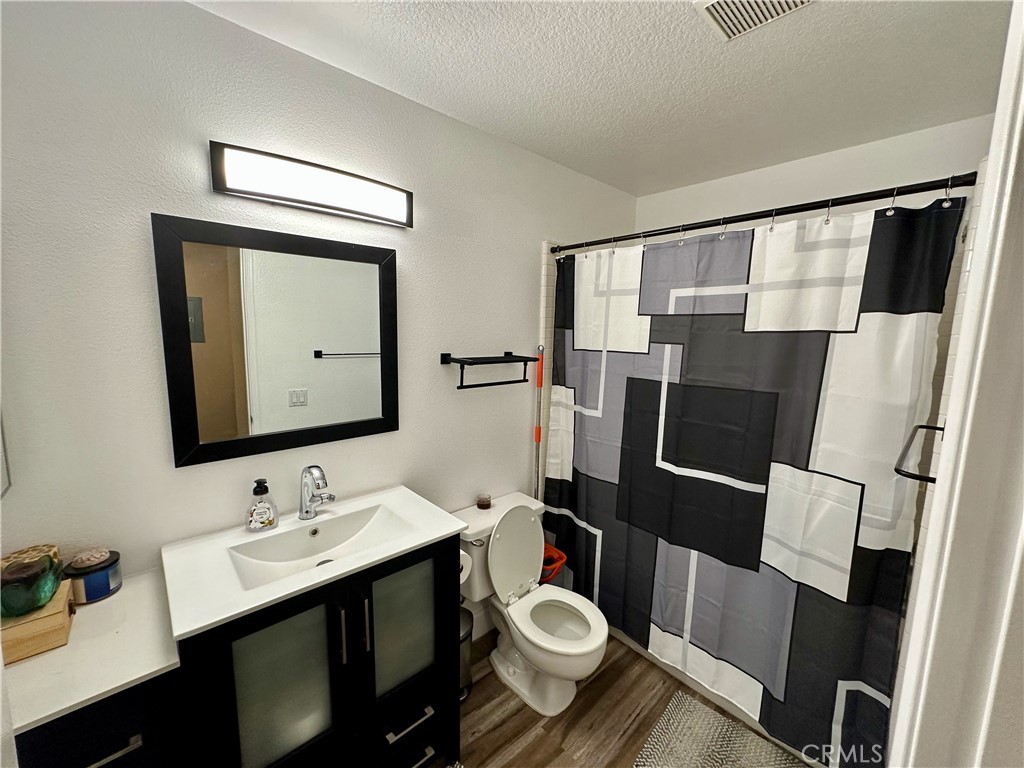 8020 E Goldenrod Lane