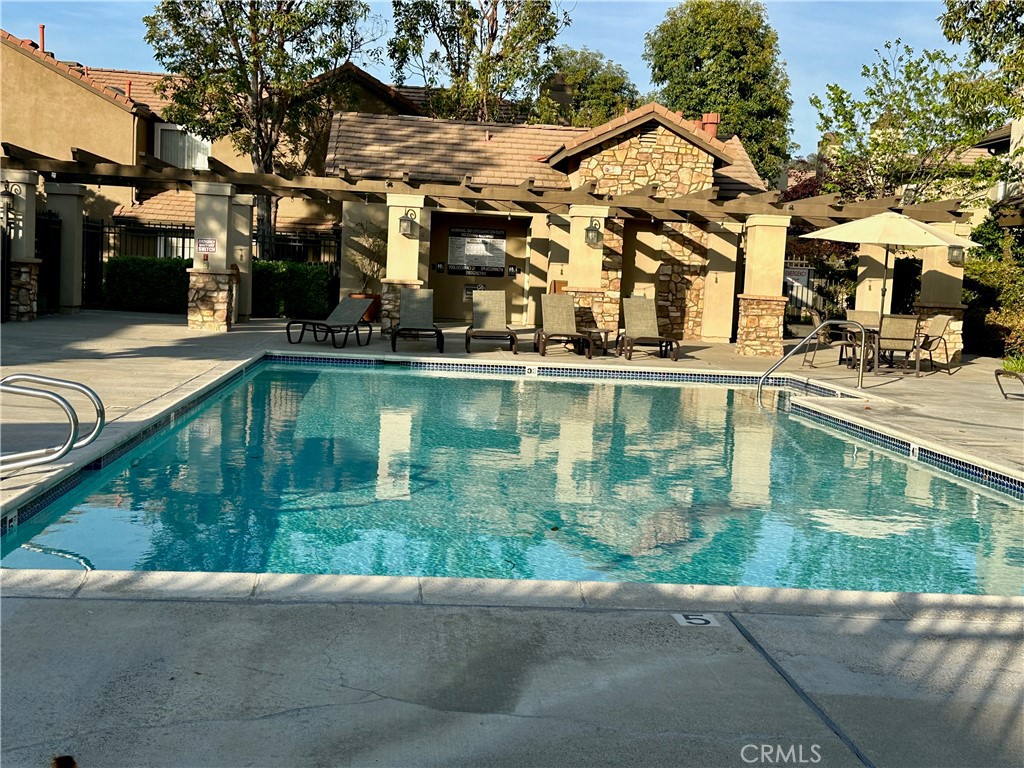 8020 E Goldenrod Lane