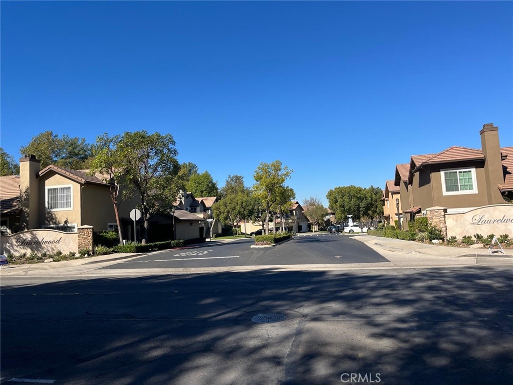 8020 E Goldenrod Lane