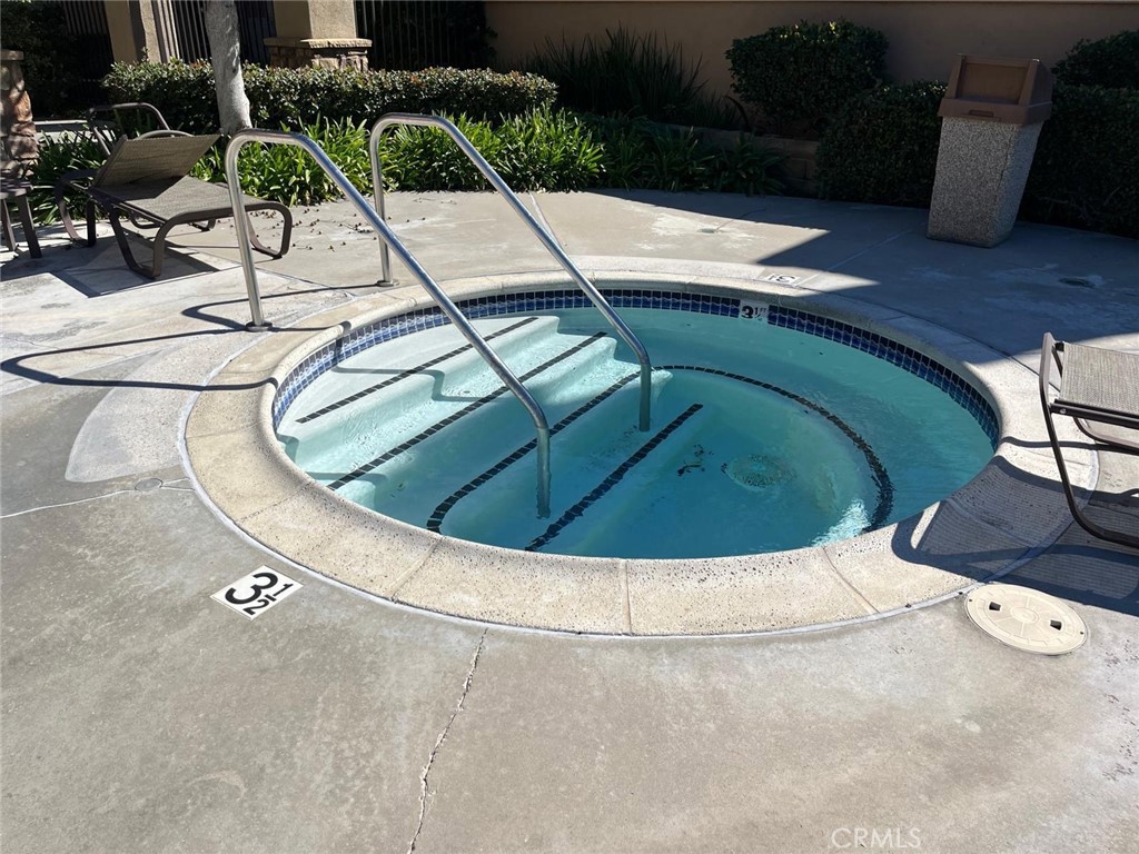 8020 E Goldenrod Lane