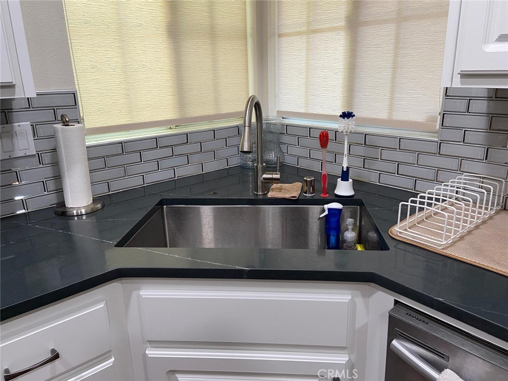 8020 E Goldenrod Lane