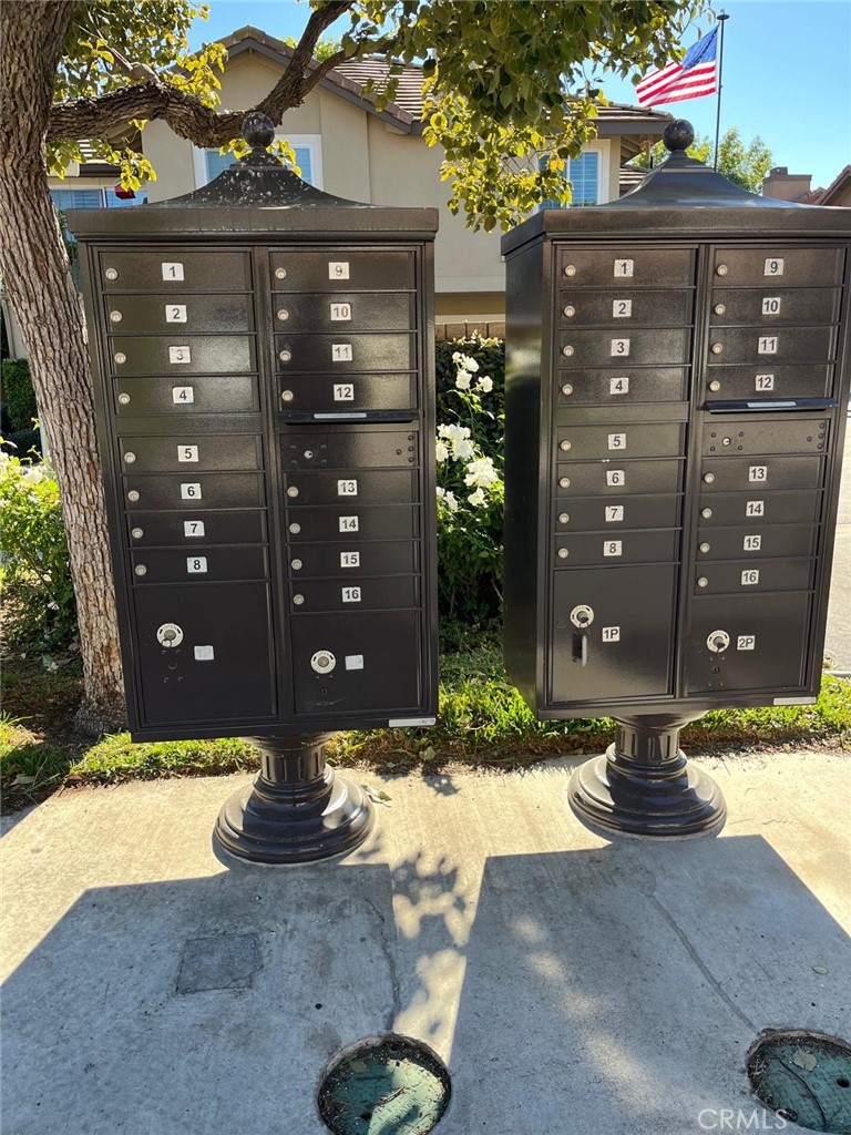 8020 E Goldenrod Lane